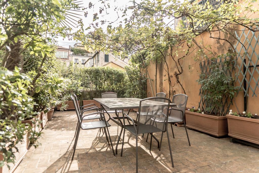 Accademia Terrazza Apartment Veneţia Exterior foto